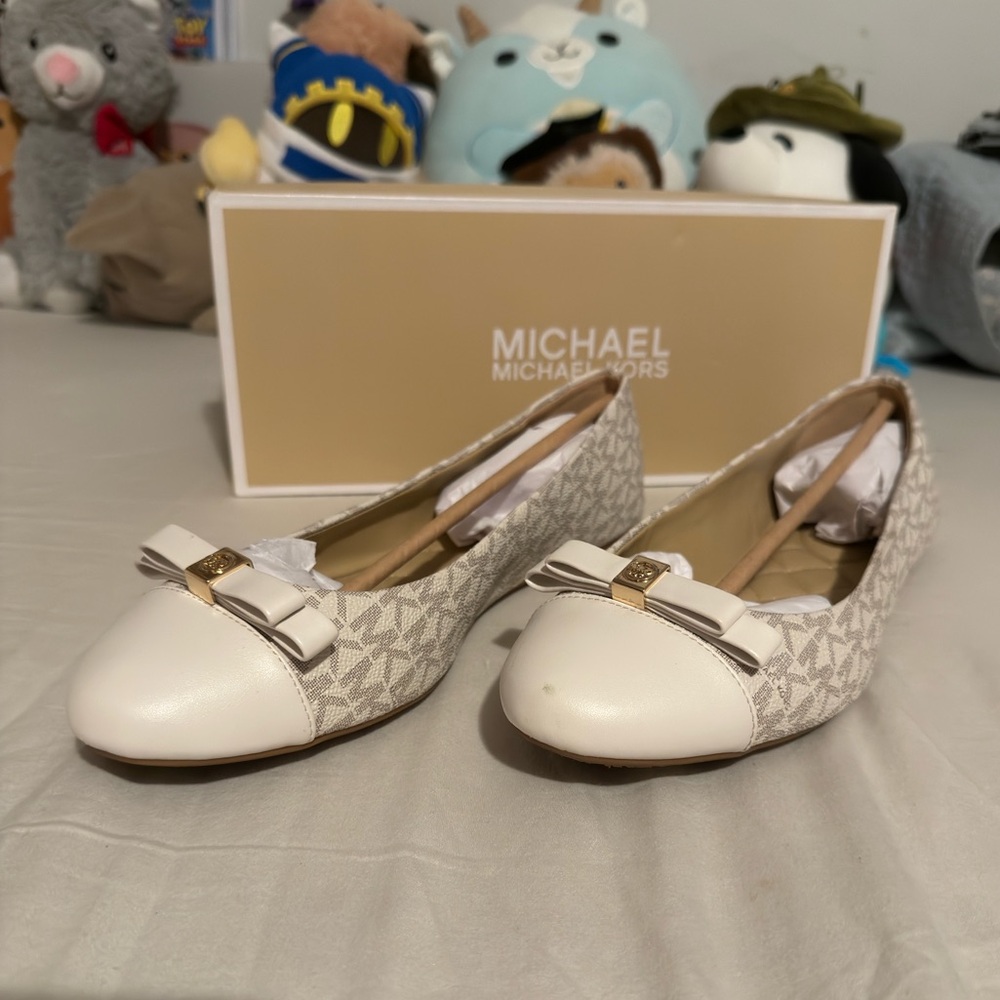 Michael Kors - Andrea Ballet Flat - Vanilla - Size 11